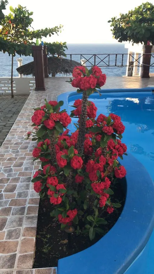 Maxanika Bed & Breakfast Jacmel